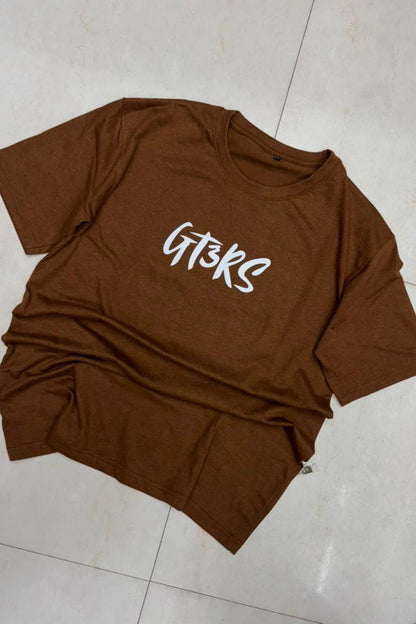 Front view of men's mahogany brown plus size t-shirt featuring GT3RS chest text print in sizes 3XL to 6XL by TheBrandSpot